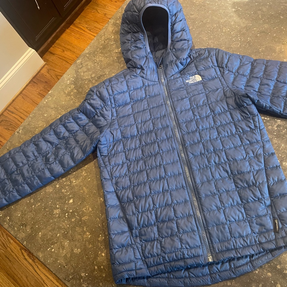 The North Face Thermoball jacket, EUC
Boys L 14/16
Dark blue
Nice!